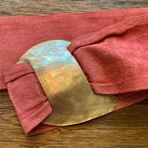 Vintage ladies Belt, metal Buckle that looks like a shell ..wrap around 73”